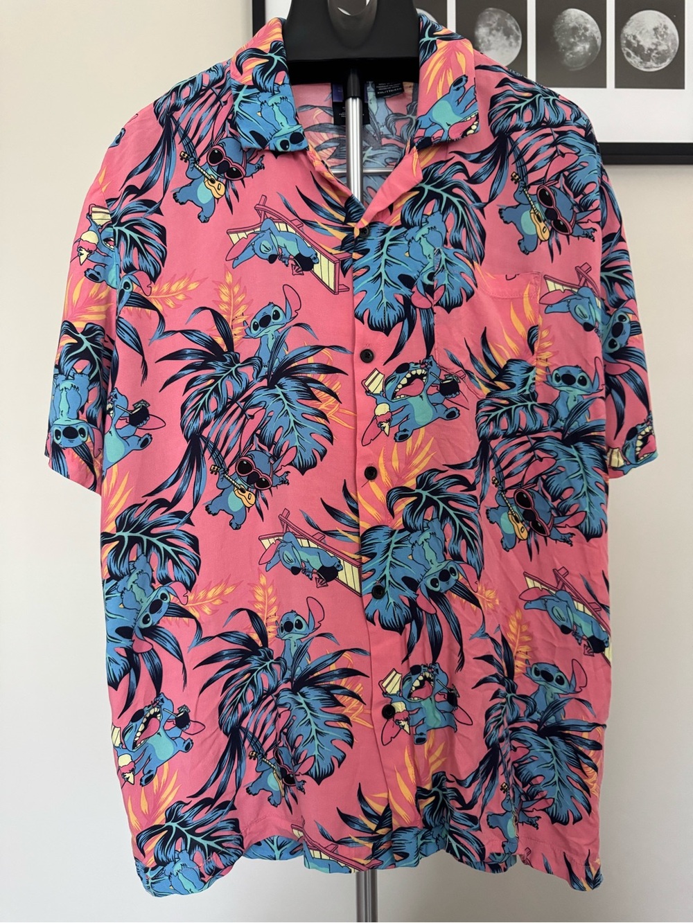 Disney Pink Short-Sleeve Button-Up with Blue Tropical Stitch Character Print XXL